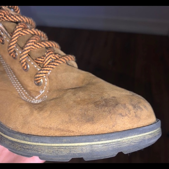 Boots - Picture 4 of 4